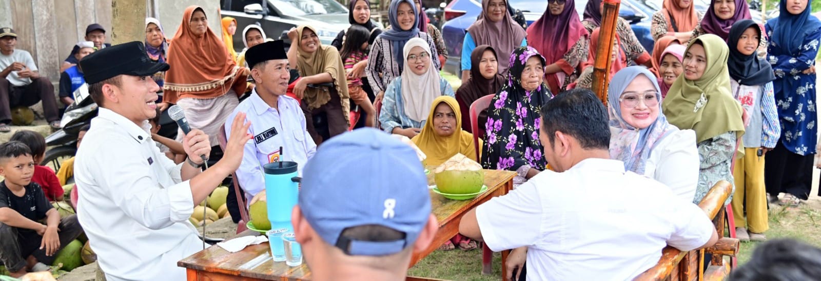 Gotong Royong Warga Desa Suak Tuai Apresiasi Bupati Radityo Egi, Program HELAU Wujudkan Desa Bersih, Aman, dan Menginspirasi