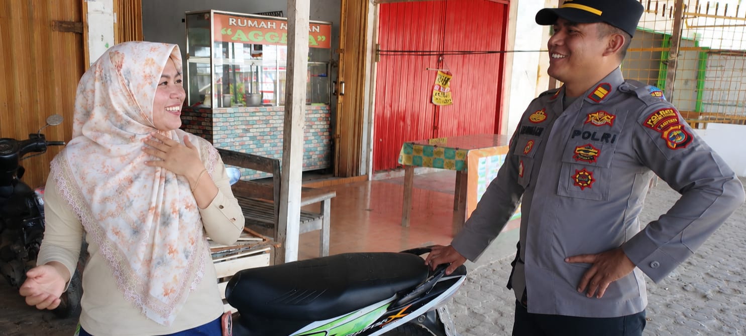 Raut Bahagia Ibu Penjual Buah, Polisi Antar Langsung Motor Curian ke Warung Korban